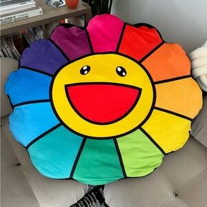 🌟collectible🌟Takashi Murakami Flower Cushion 1M